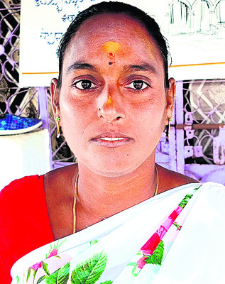 నాడు భర్త.. నేడు భార్య సర్పంచ్‌2