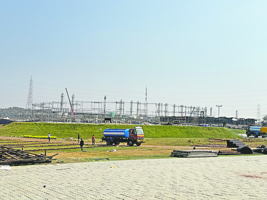 నిన్న కళకళ.. నేడు వెలవెల1