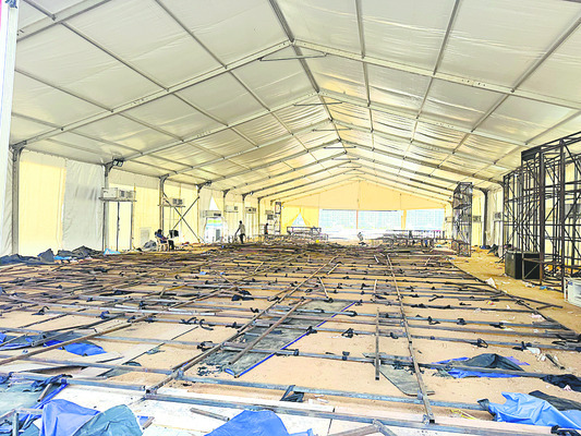 నిన్న కళకళ.. నేడు వెలవెల1