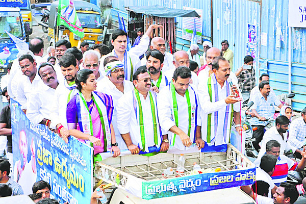 నిరసన గళం 
1