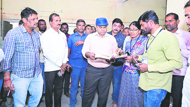 ఎన్నికల నిబంధనలు  తప్పనిసరి: కలెక్టర్‌
1