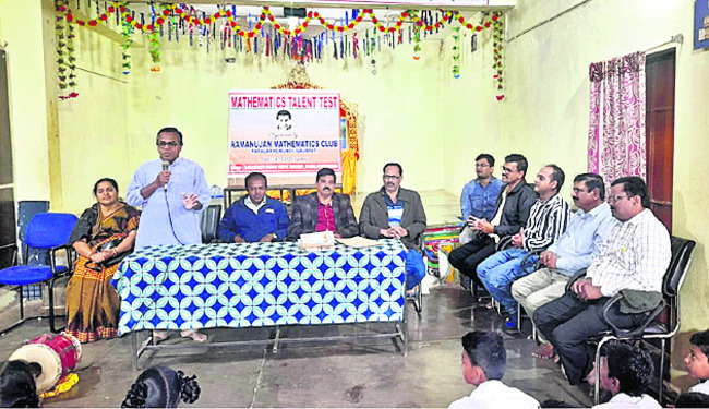 రగ్గుల పంపిణీ 1