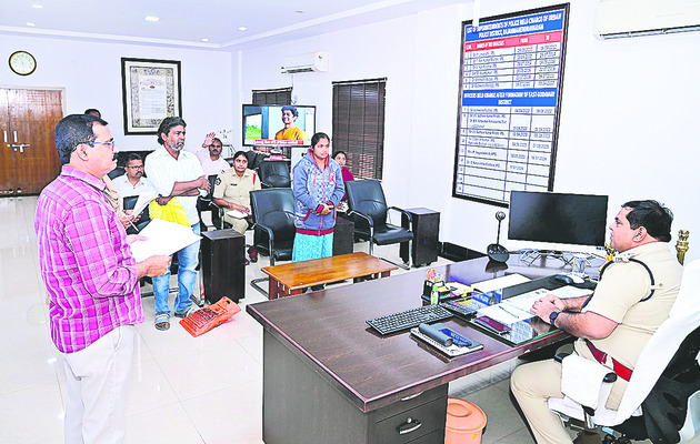 పోలీస్‌ పీజీఆర్‌ఎస్‌కు 23 ఫిర్యాదులు1