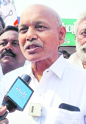 స్వచ్ఛందంగా పాల్గొన్నారు 
2