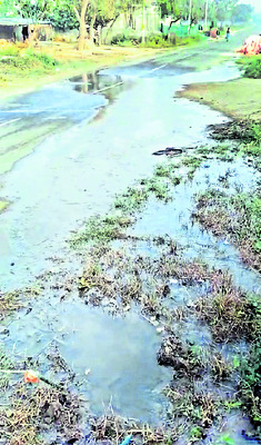  ఇక్కడ బురద1