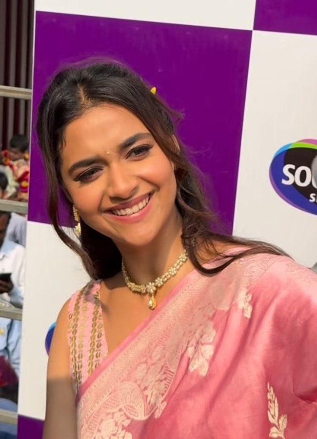 Actress Keerthy Suresh At Visakhapatnam Viral Photos11