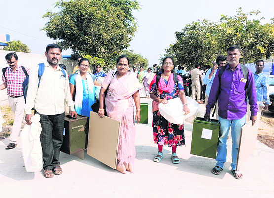 తుది విడత దేవరకొండ డివిజన్‌లోని 227 పంచాయతీల్లో పోలింగ్3