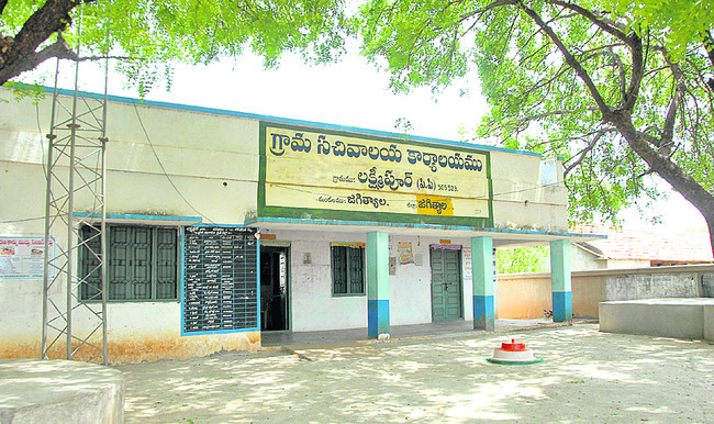 కార్యకర్తలకు అండగా ఉంటాం1