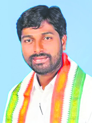 ప్రజా సేవలో ‘పాలకూర్ల’ కుటుంబం 
3