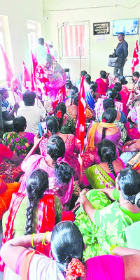 చెత్త రాజకీయాలు ఆపండి 1