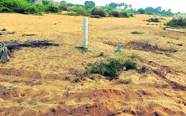 పెన్నా మొత్తం గోతులే.. 2