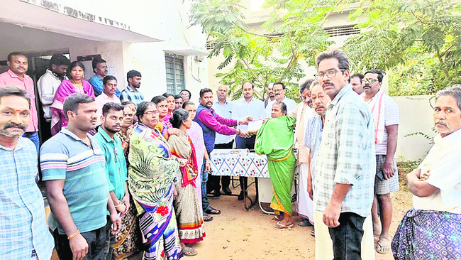 యువకుడికి తీవ్ర గాయాలు 2