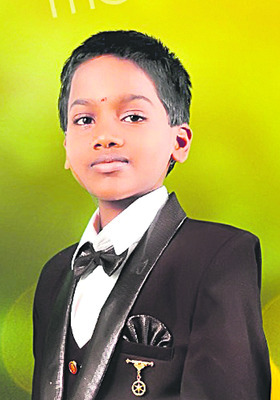 ఆర్టీసీ బస్సు ఢీకొని ఇద్దరికి తీవ్ర గాయాలు 2