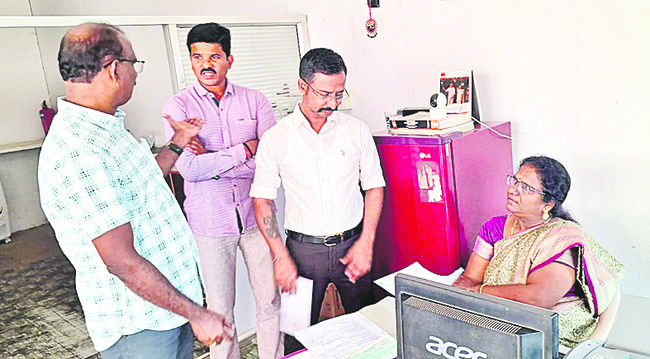 ఆయుర్వేదంలో హన్మంత్‌కు డాక్టరేట్‌ 
3