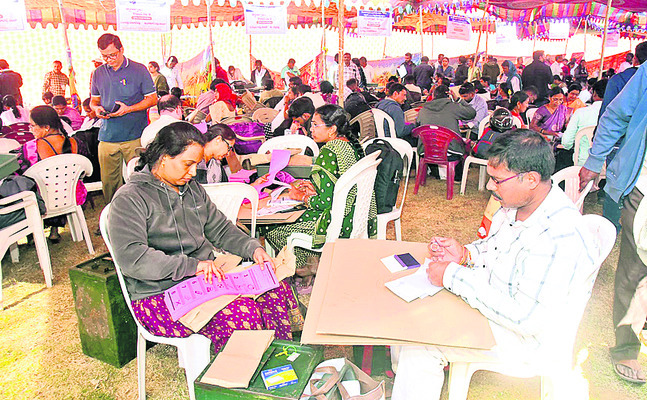 పల్లె పోరు బహుముఖం1