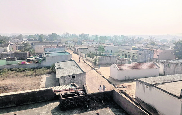 స్థానభ్రంశం అనివార్యం.. ఉన్నచోట చివరి ఓటు! 1