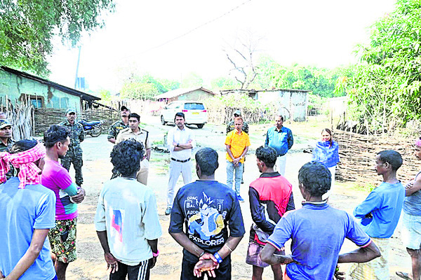 శాంతి భద్రతలపై ప్రజలతో చర్చలు2