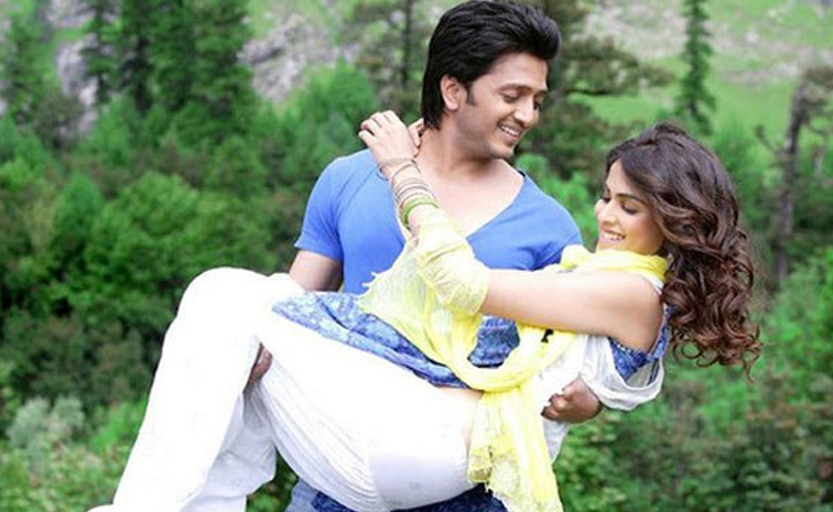 Bollywood Actress Genelia shared heartfelt birthday posts for Her husband, Riteish Deshmukh Photos18