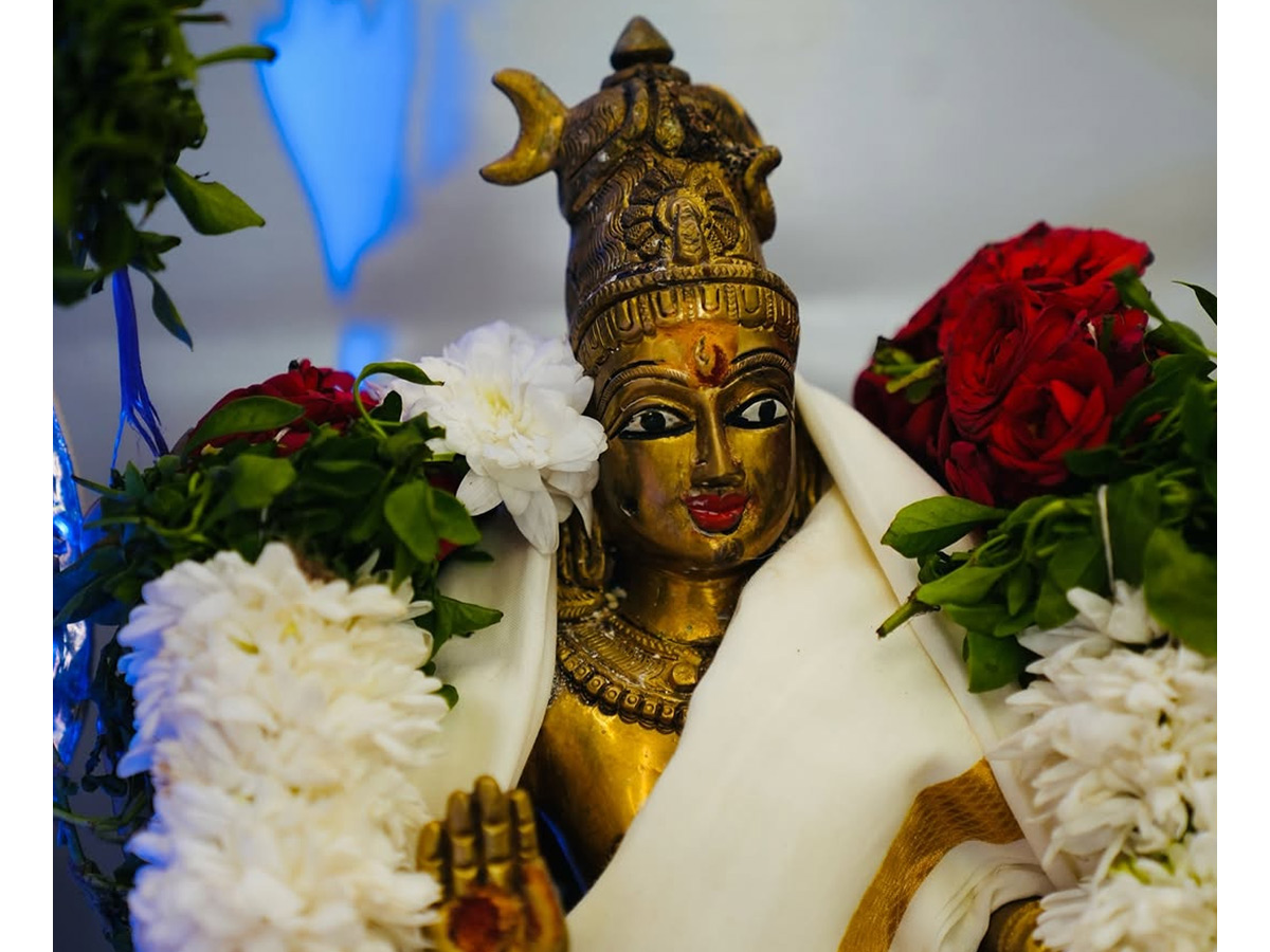 Producer Dil Raju performs special pujas with His wife Photos11