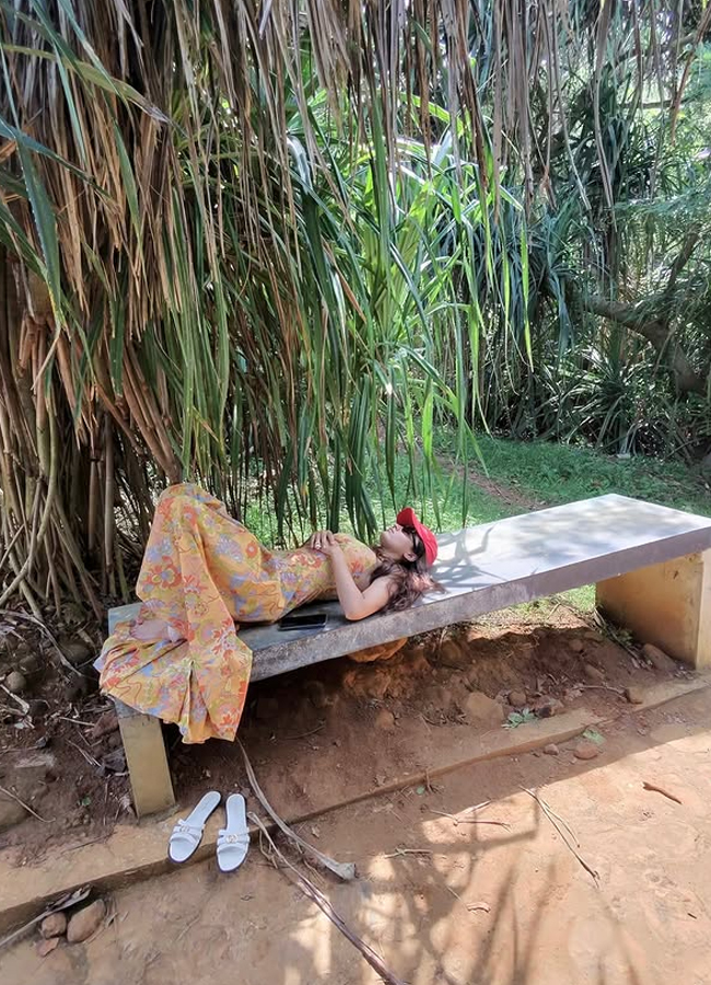 Actress Rashmika on a trip to Sri Lanka with her girl gang (Photos)7