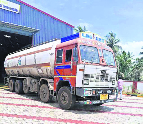 వాహనదారులసహనానికి ‘పరీక్ష’1