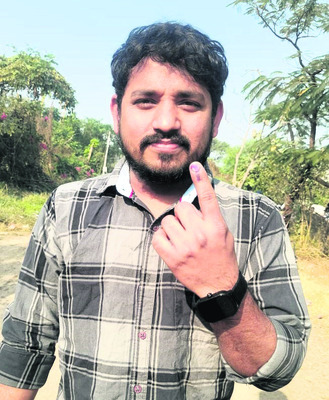 ఓటేసేందుకు విదేశాల నుంచి..1