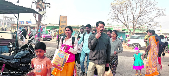 పరదాలతో పోలింగ్‌ బూత్‌లు2