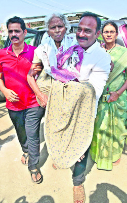 బారులుదీరిన ఓటర్లు6