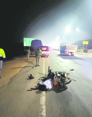 అతివేగానికి యువకుడు బలి 1