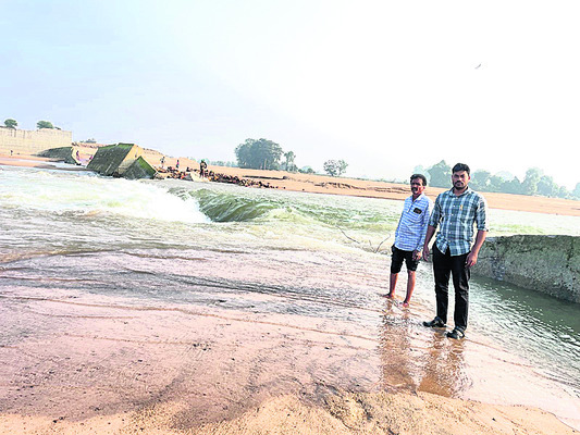 కొట్టుకుపోయిందా.. కూలగొట్టారా? 1