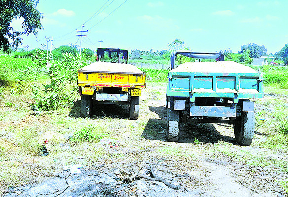 ఇసుక అక్రమ రవాణాకు బ్రేక్‌ 2