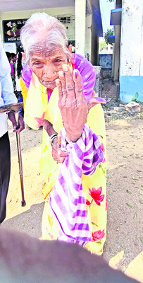 ఓటెత్తిన పల్లె..9