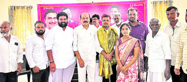 ఏకగ్రీవ సర్పంచ్‌లకు సన్మానం1