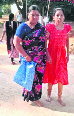 అక్కడక్కడా ఇక్కట్లు.. అసౌకర్యాలు6