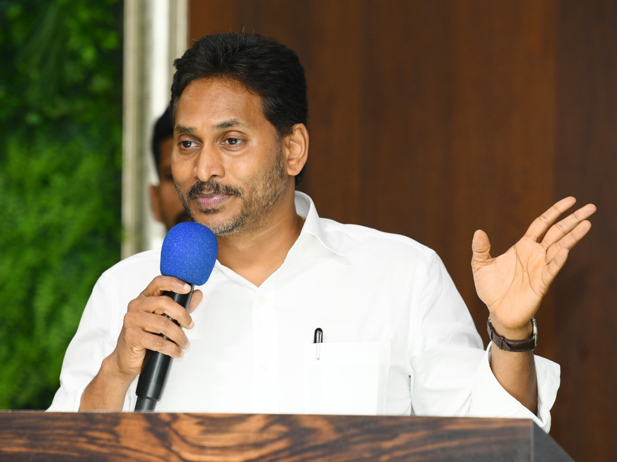 YS jagan Slams Chandrababu Over Medical College Privatization Photos7