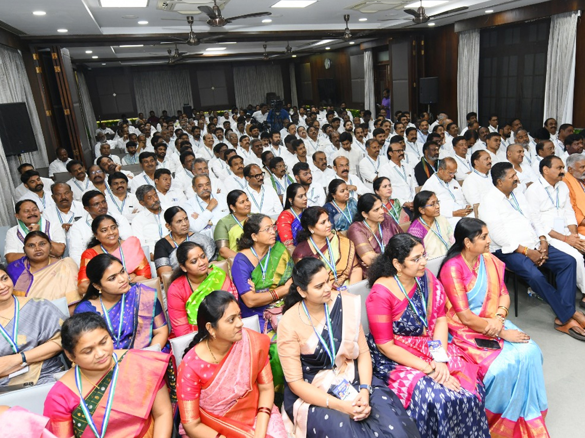 YS jagan Slams Chandrababu Over Medical College Privatization Photos10