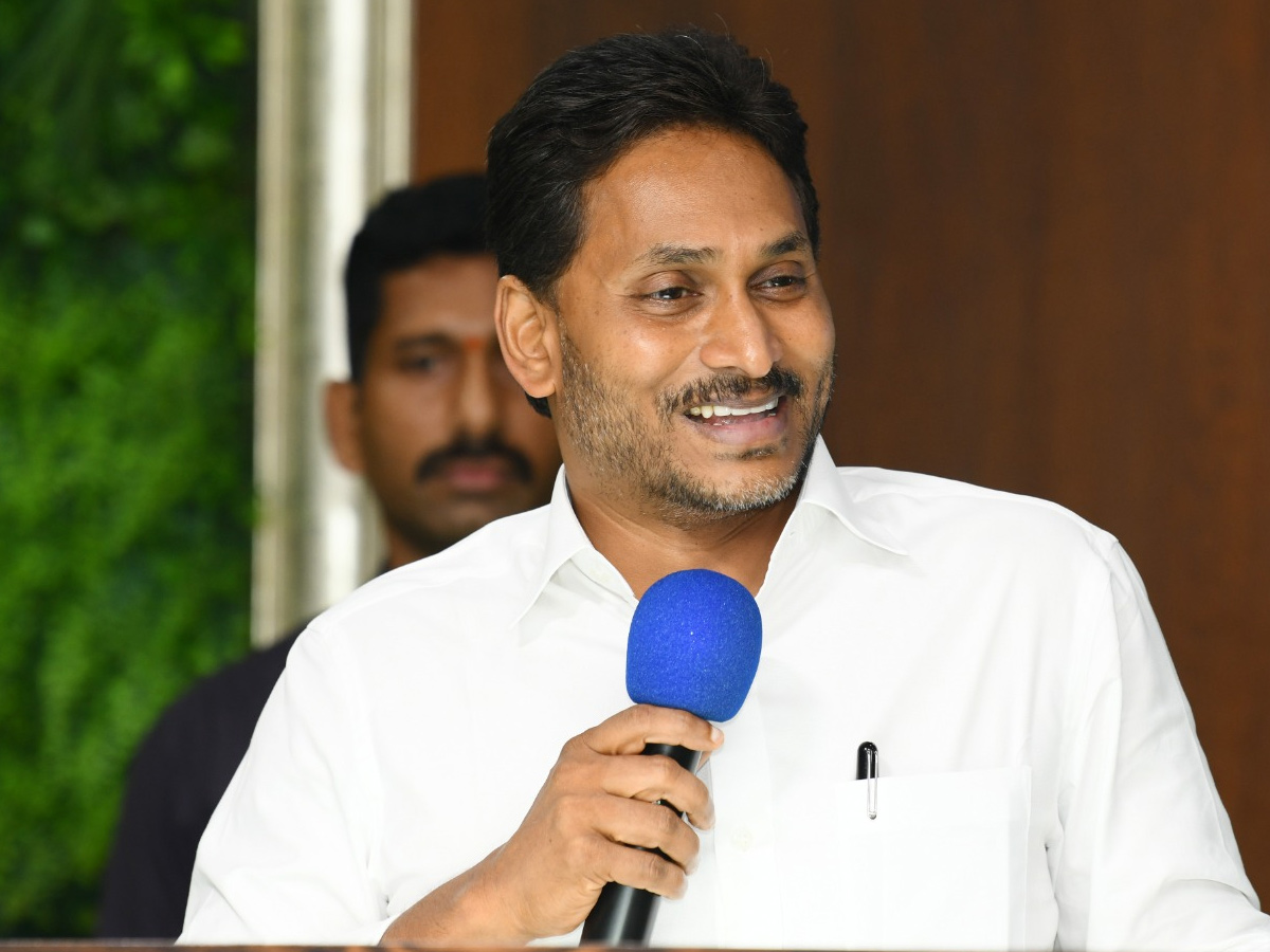 YS jagan Slams Chandrababu Over Medical College Privatization Photos5