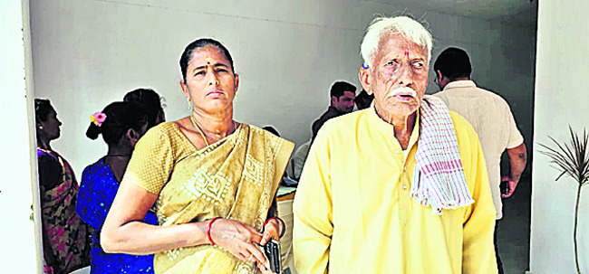 రెవెన్యూ వేదన.. క్లినిక్‌లో చికిత్స అందేనా! 2