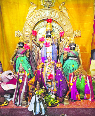 జొన్నాడలో అభయం 
3