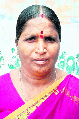 నాడు భర్త... నేడు భార్య 1