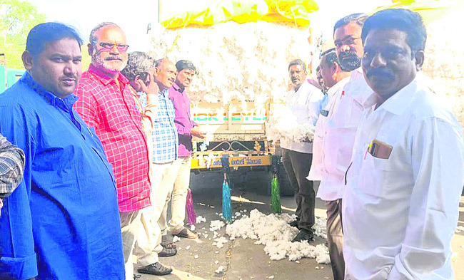 సమ్మక్క జాతరకు  ఏర్పాట్లు పూర్తి చేయాలి2