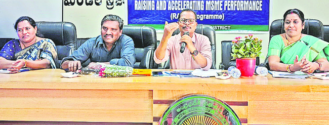 ● అధినేతతో భేటీ1