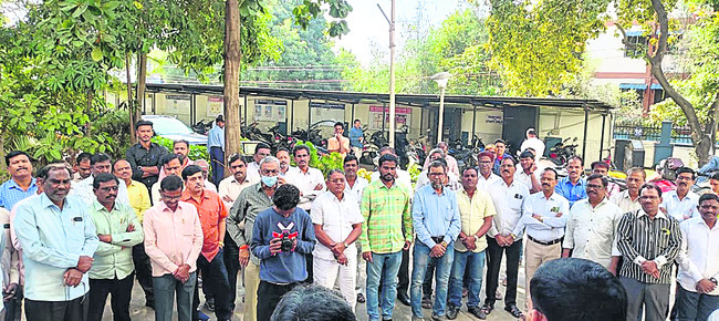 సమ్మక్క జాతరకు  ఏర్పాట్లు పూర్తి చేయాలి1