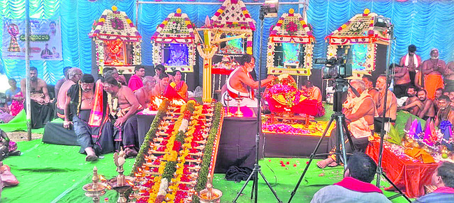 మారుమోగిన అయ్యప్ప నామ స్మరణం1