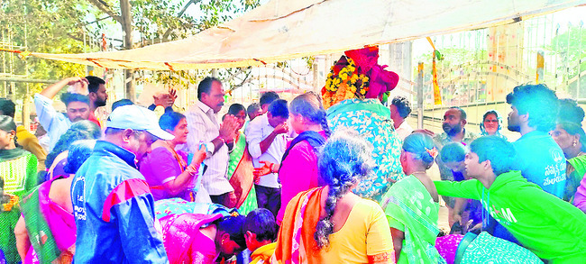 ఎరువుల పంపిణీకి మొబైల్‌ యాప్‌
1