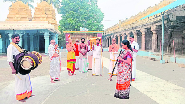 వైభవంగా గోదాదేవి పల్లకి సేవ1