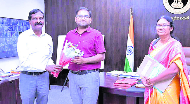 ఈకేవైసీ పూర్తిచేయాలి 
1