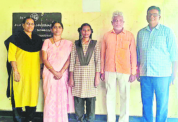 జిల్లా స్థాయి వ్యాసరచన పోటీల్లో ప్రథమ స్థానం 1