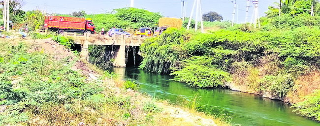 ఎప్పుడు కూలుతాయో? 1