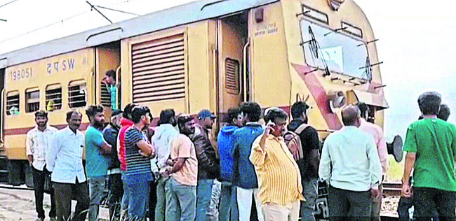 చీనీ, అరటి చెట్ల దగ్ధం2